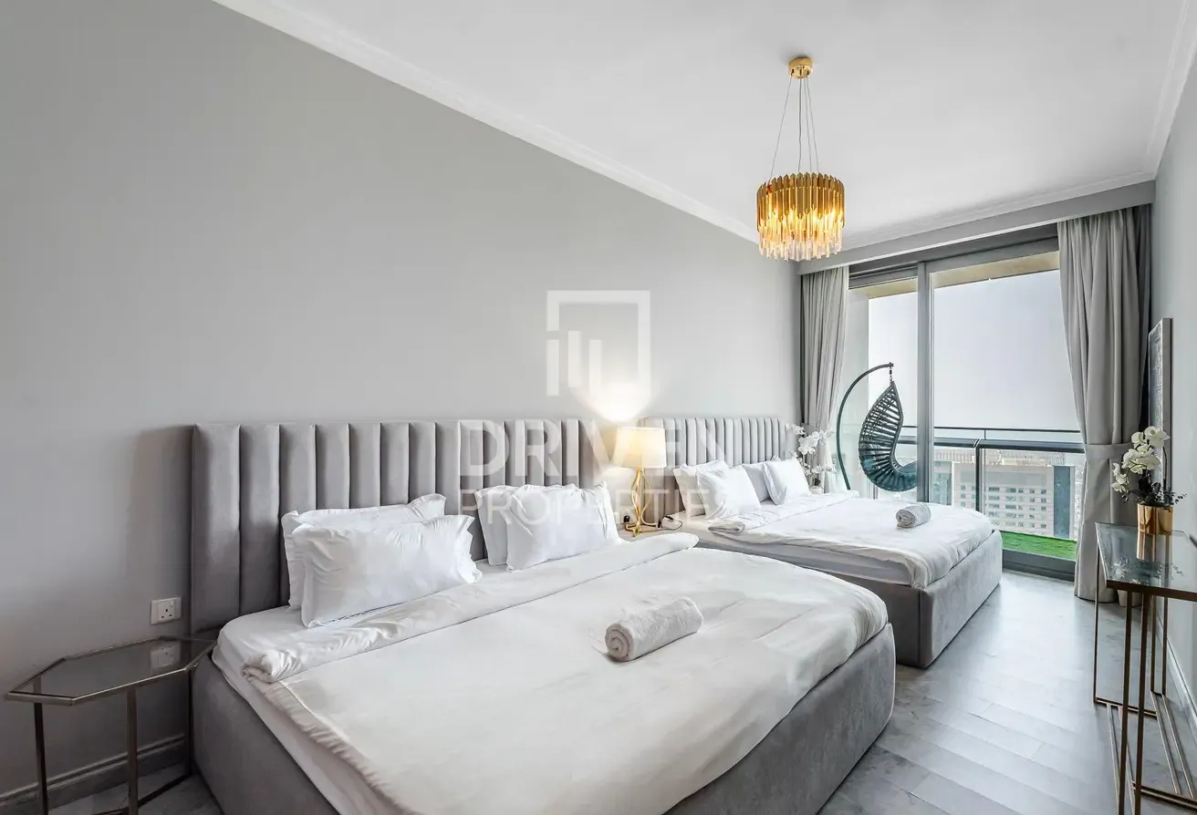 Spacious | Luxury Furnished | Boulevard View