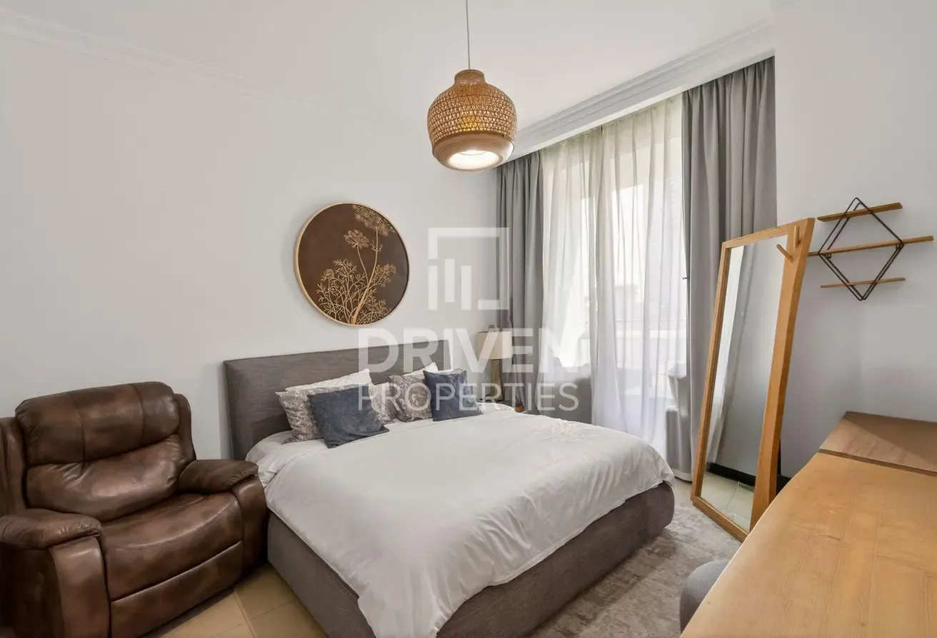 In the Heart of the City | Furnished | Mall Access