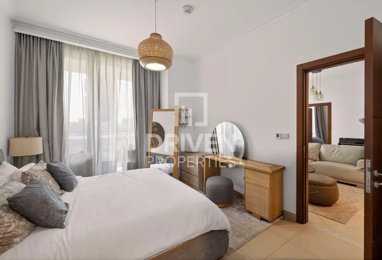 In the Heart of the City | Furnished | Mall Access