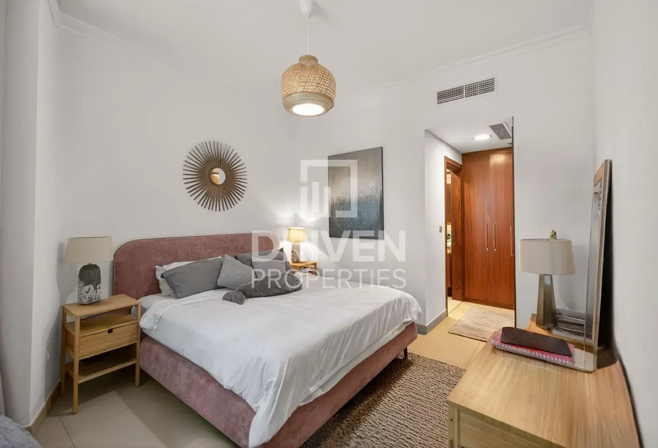 In the Heart of the City | Furnished | Mall Access