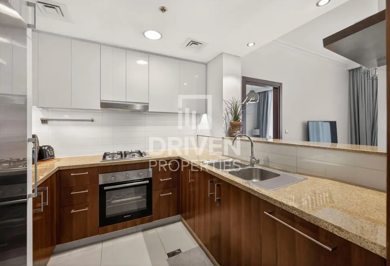 In the Heart of the City | Furnished | Mall Access