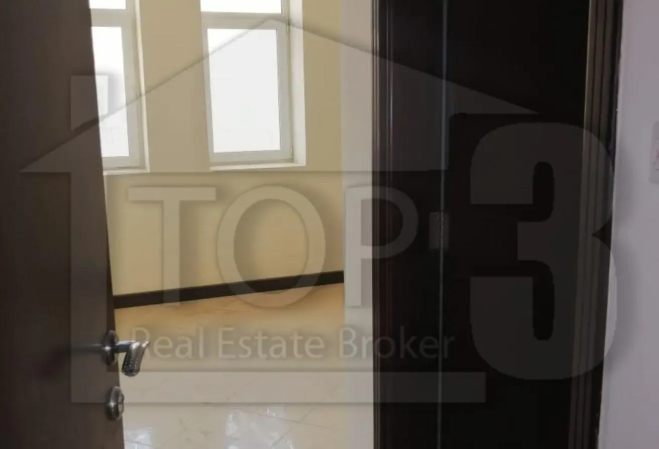Unfurnished 3 BHK With Ample Garden.