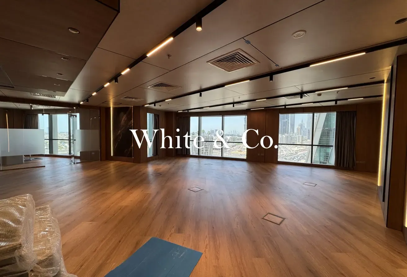 Available | Luxury Fit-Out | Corner Unit