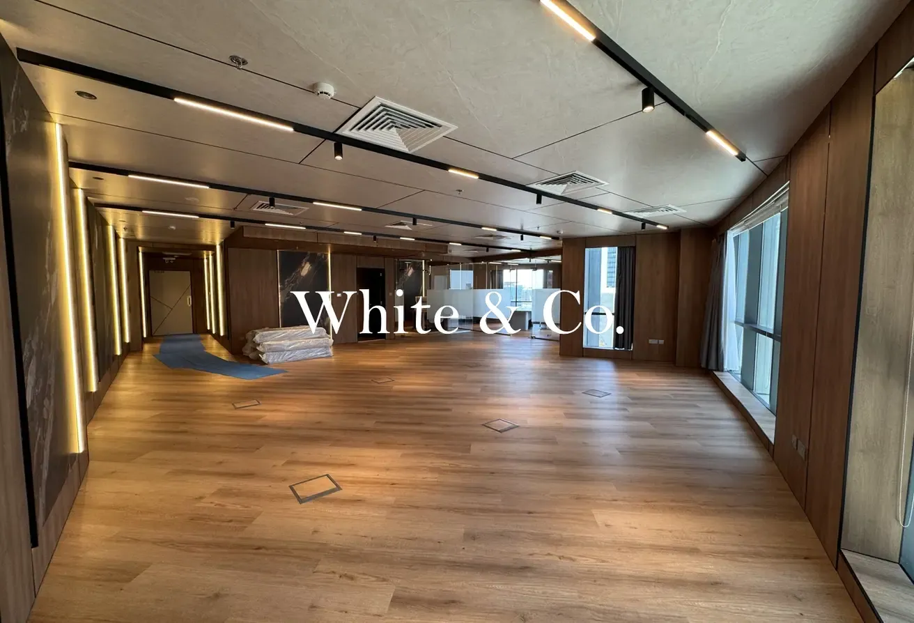 Available | Luxury Fit-Out | Corner Unit
