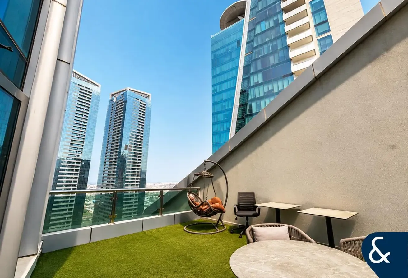 Vacant | Balcony | Fitted and Furnished