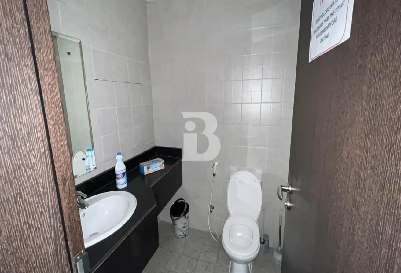 Fully Furnished Office | Near Metro | Regal Tower – Business Bay
