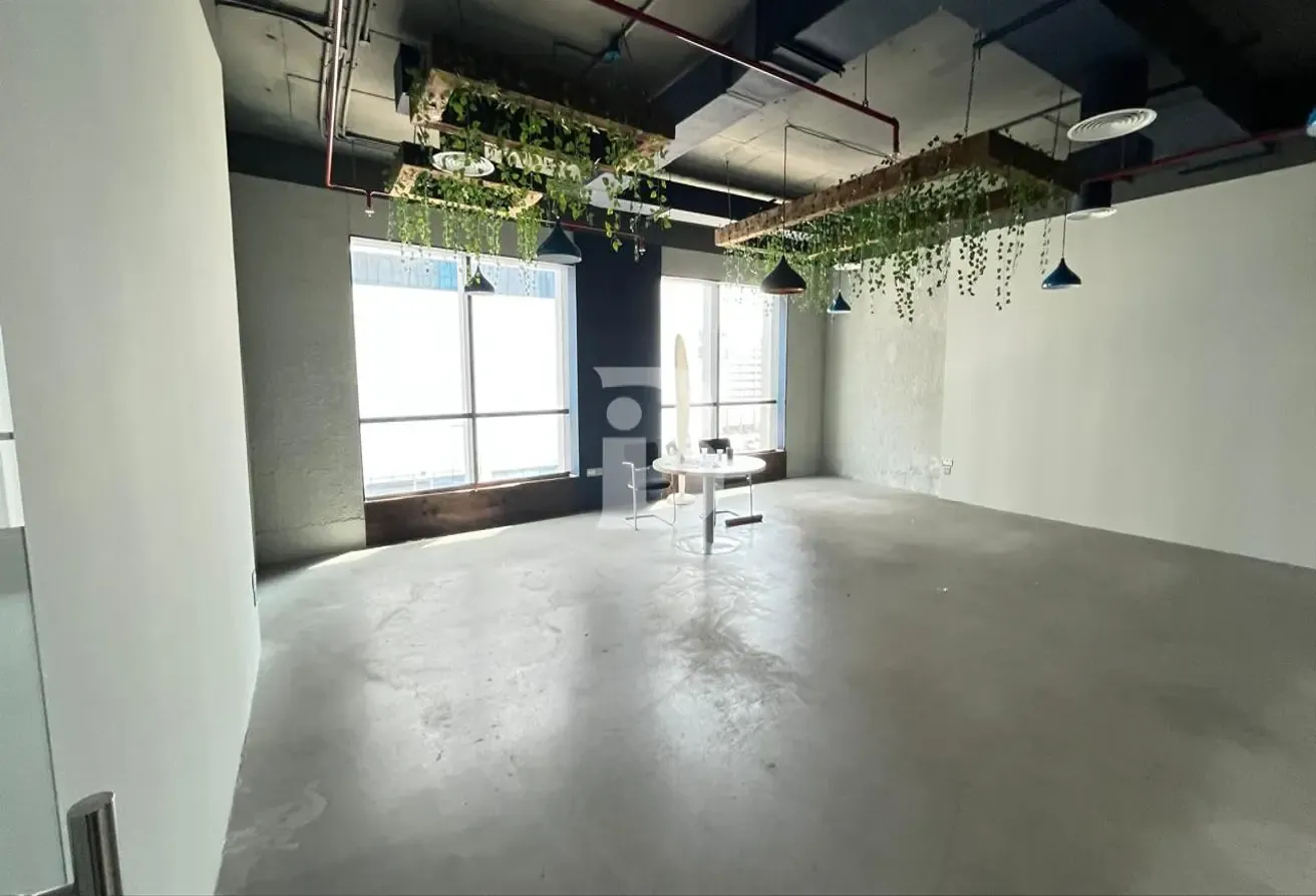 Fully Furnished Office | Near Metro | Regal Tower – Business Bay