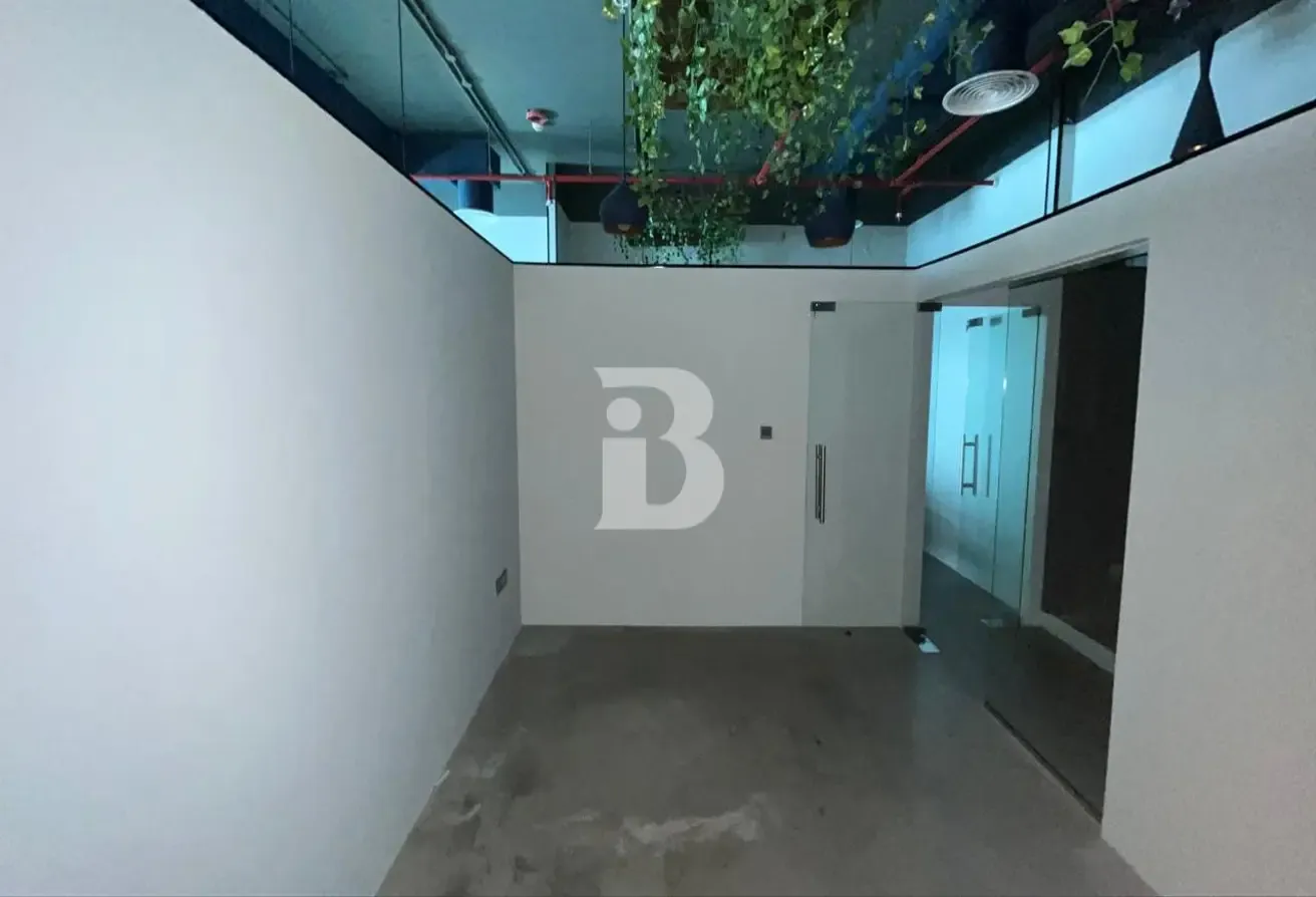 Fully Furnished Office | Near Metro | Regal Tower – Business Bay
