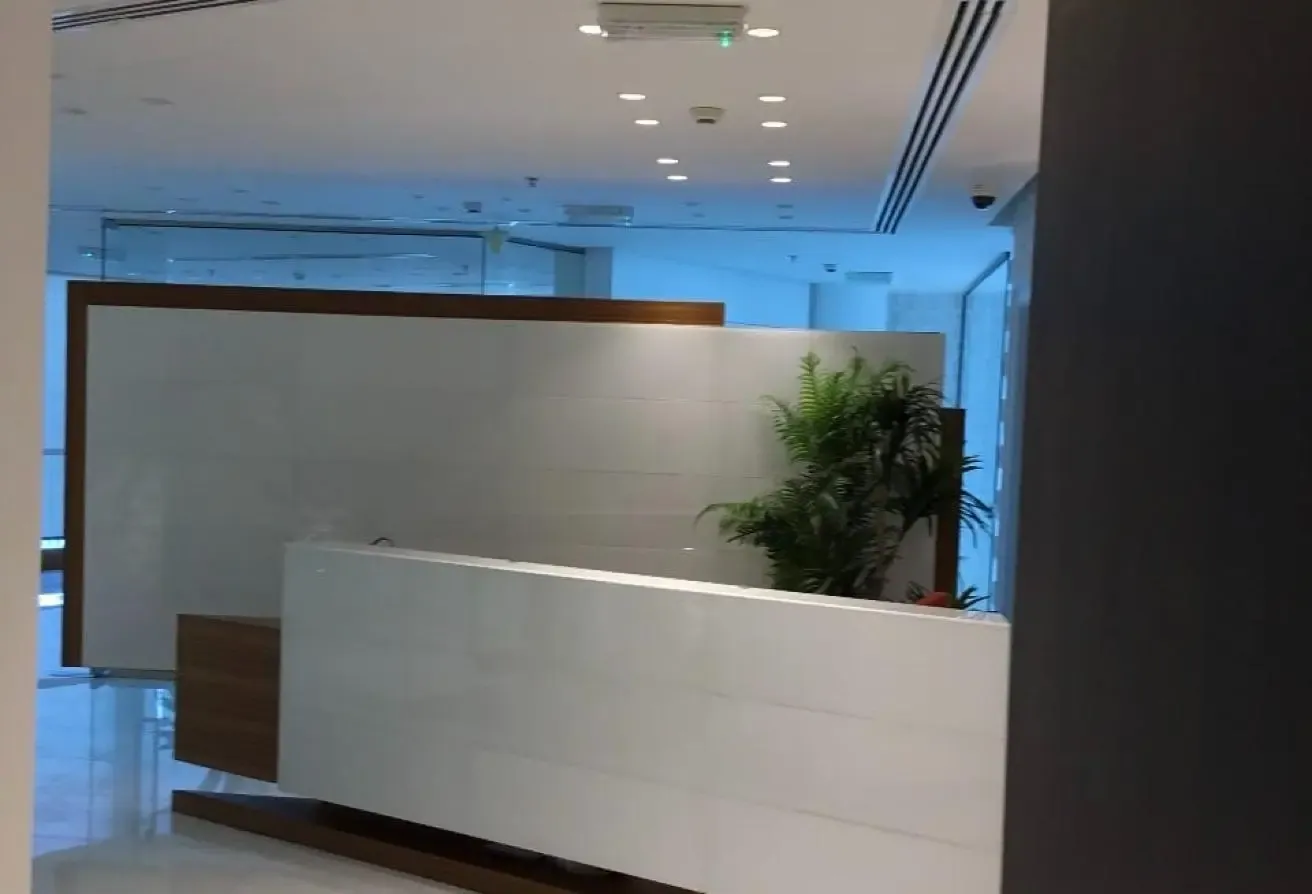 Fully Luxury Upgraded! Near Metro! Vacant Soon!
