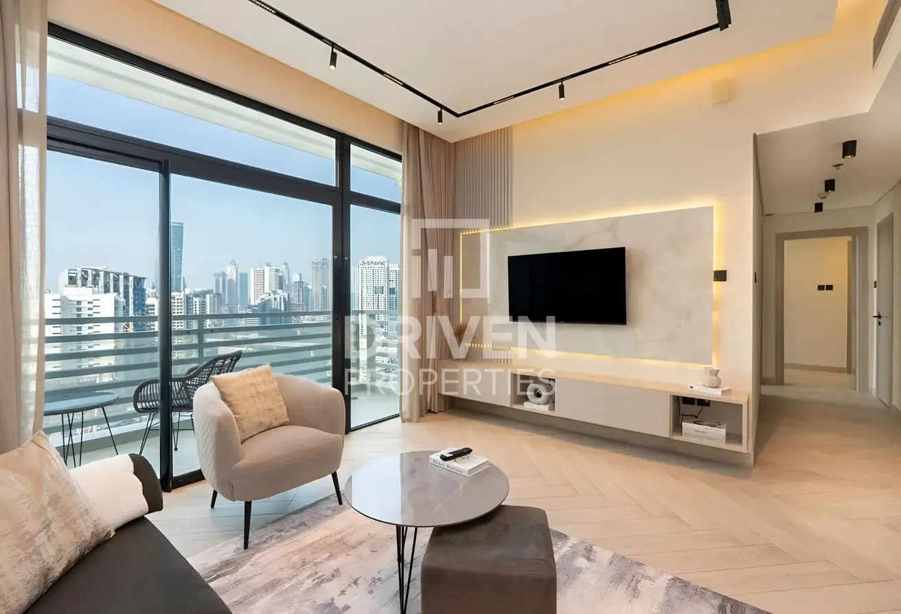 Canal View | Vacant | Upgraded | Furnished