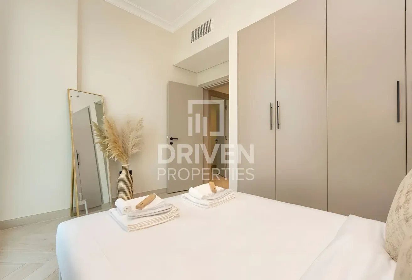 Canal View | Vacant | Upgraded | Furnished