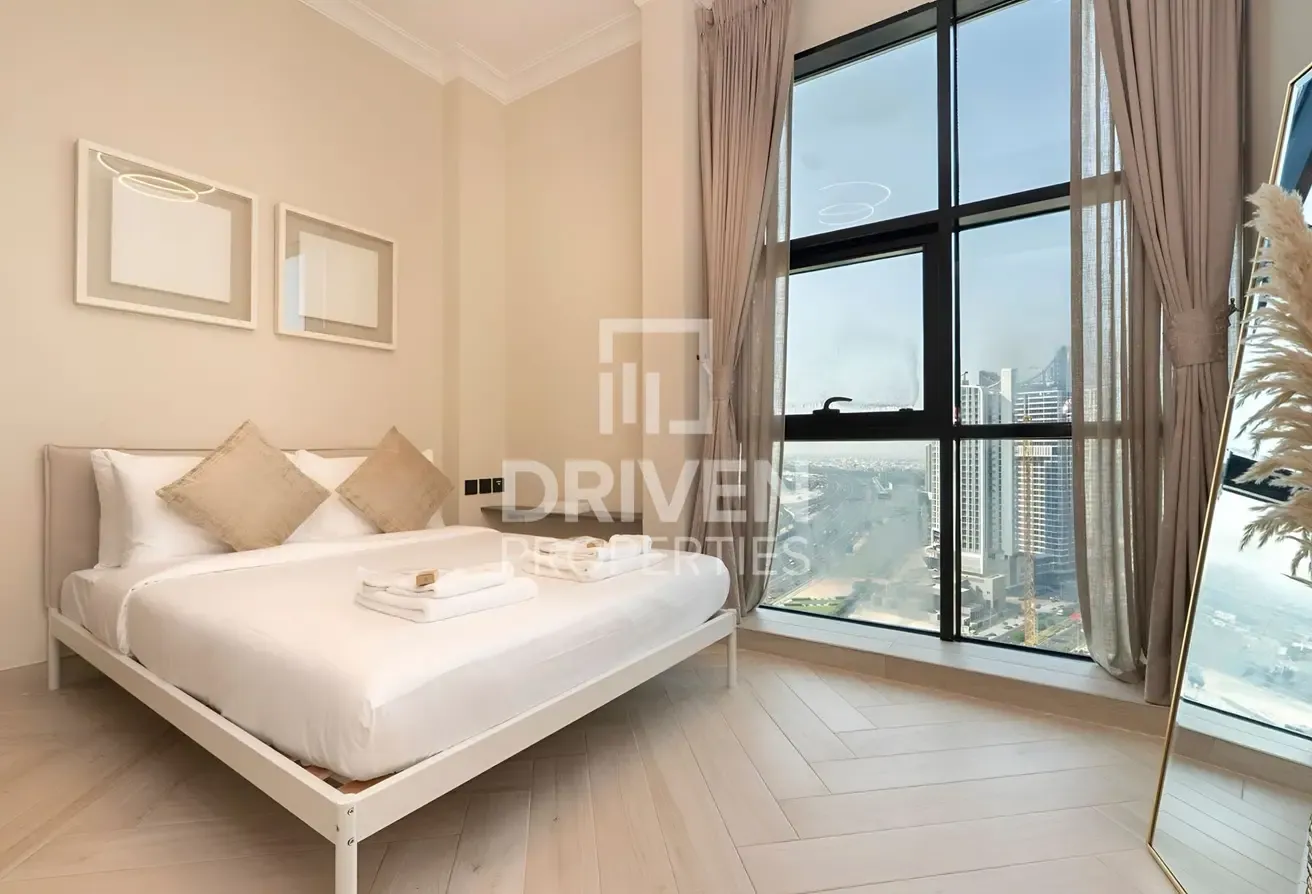 Canal View | Vacant | Upgraded | Furnished