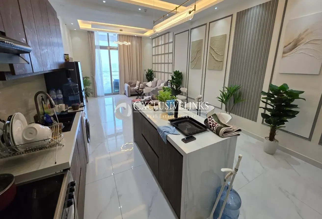 Furnished | Upgraded 2 Beds | Prime Location