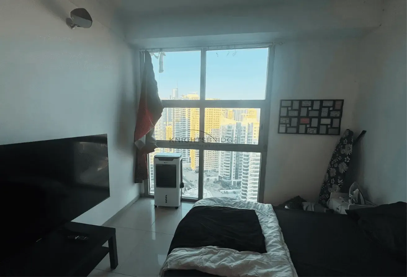 Panoramic Skyline | DEC Towers  |  Spacious 1 Bed