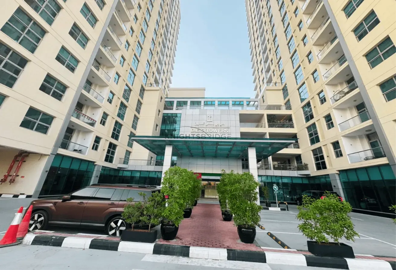 Panoramic Skyline | DEC Towers  |  Spacious 1 Bed