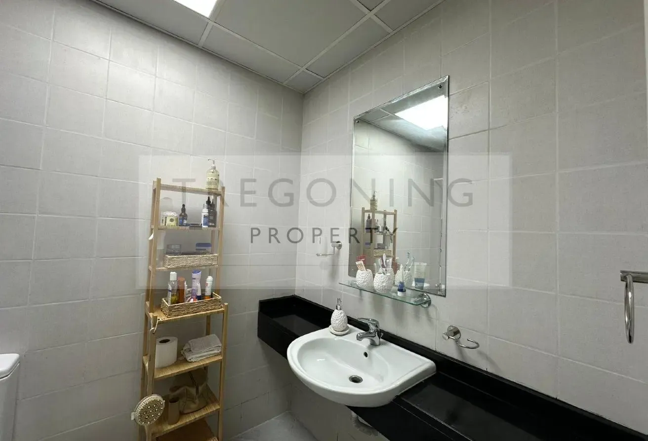Fabulous DEC Tower 2 1 BR Apt
