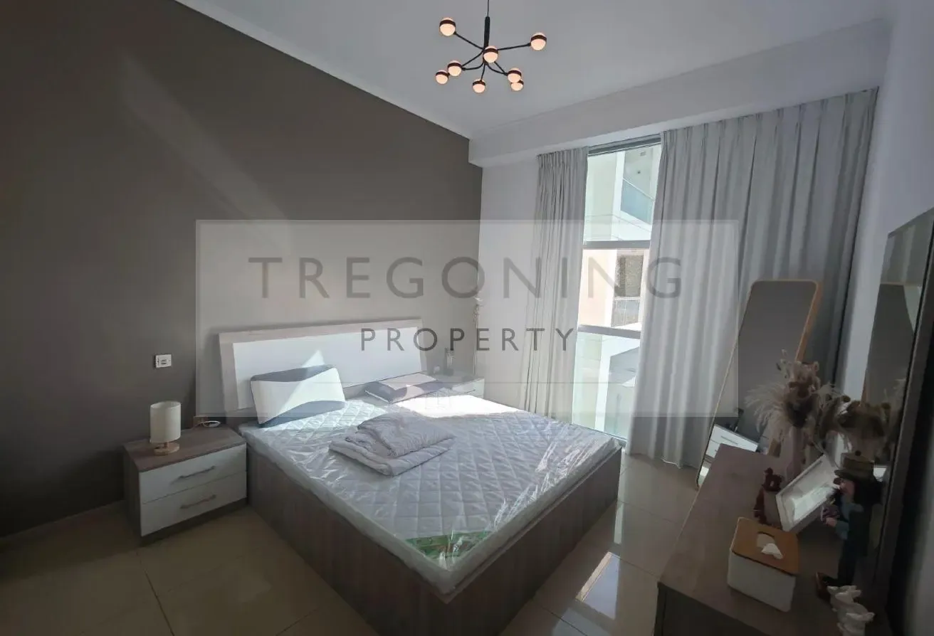 Fabulous DEC Tower 2 1 BR Apt