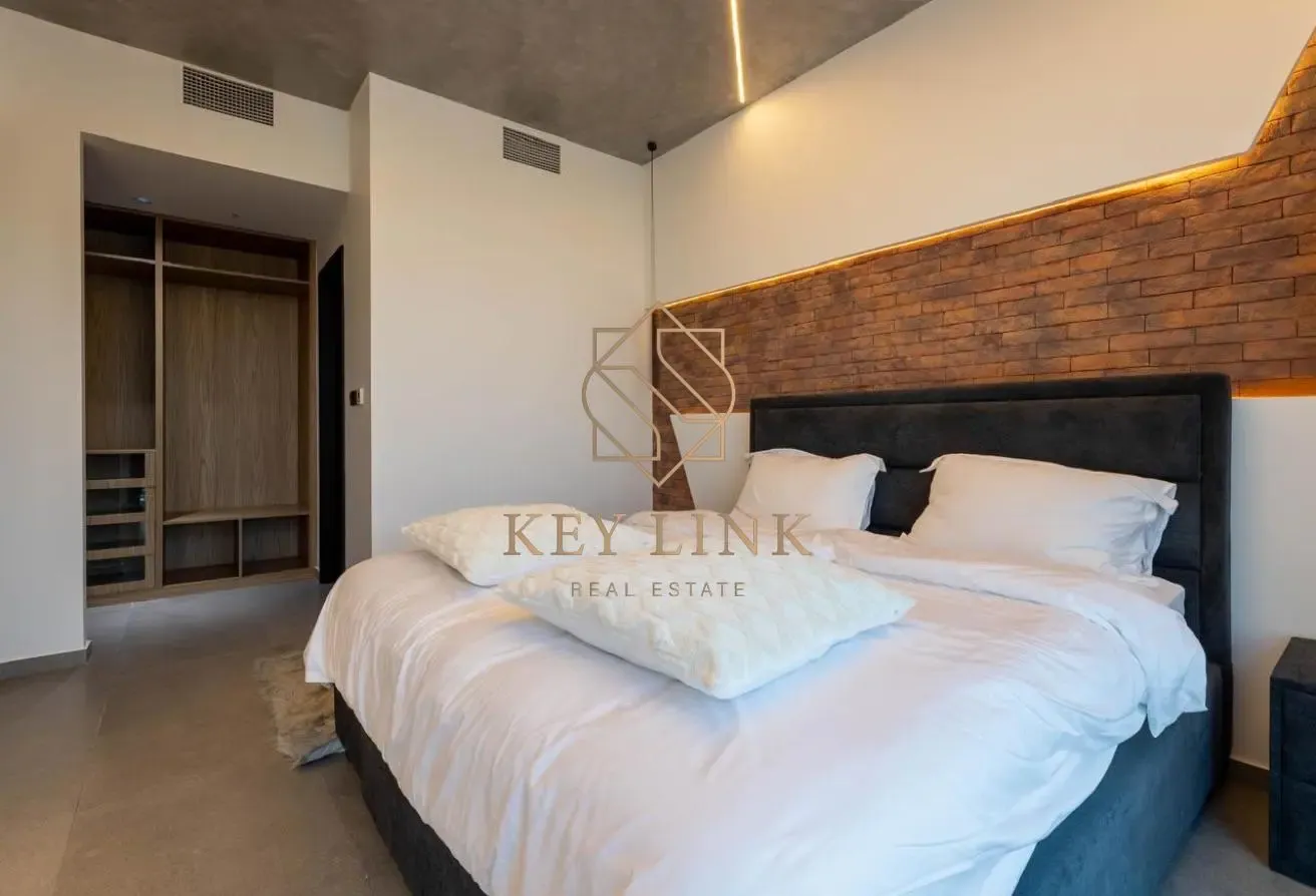 Marina View | Fully Upgraded | Exclusive