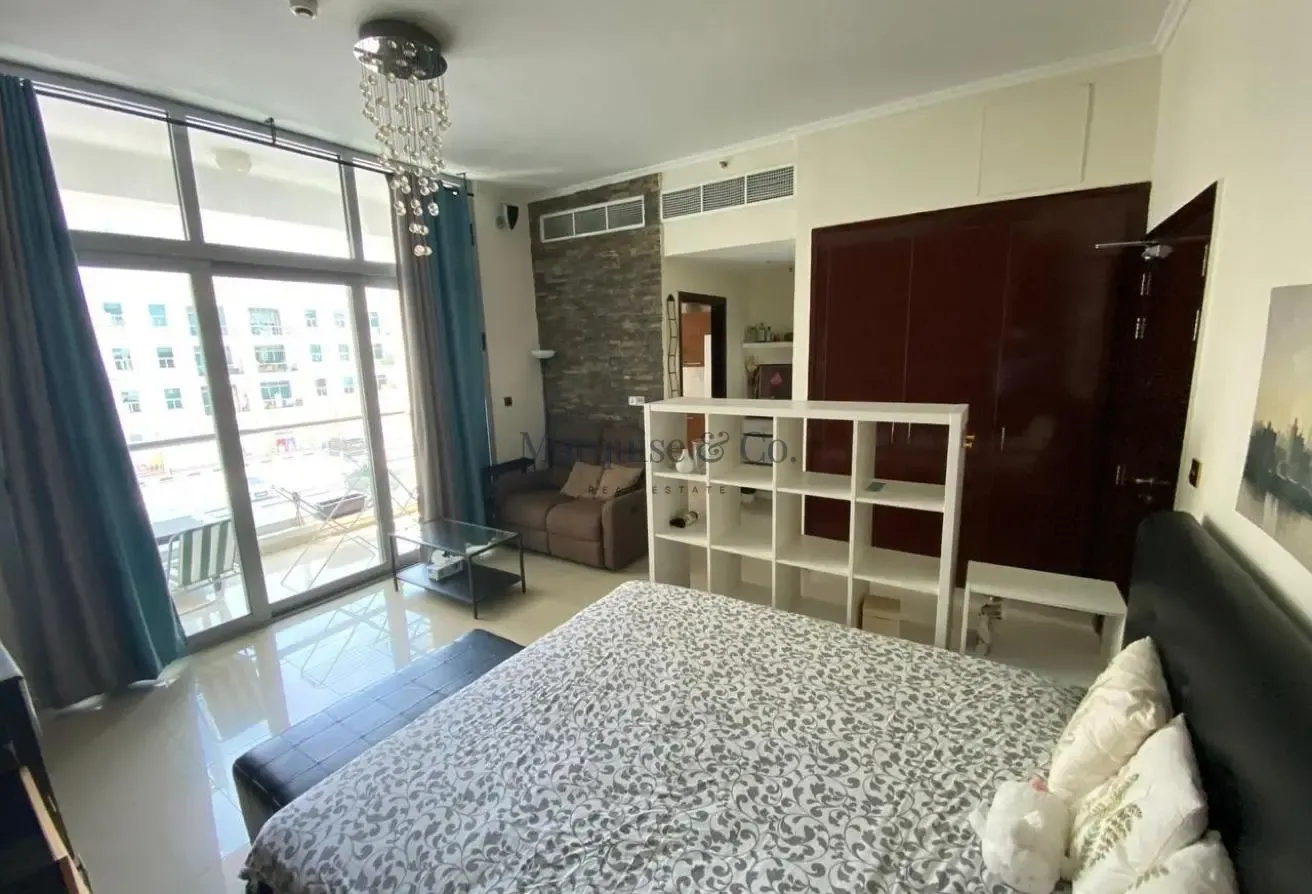 Spacious, Vacant and Furnished Studio