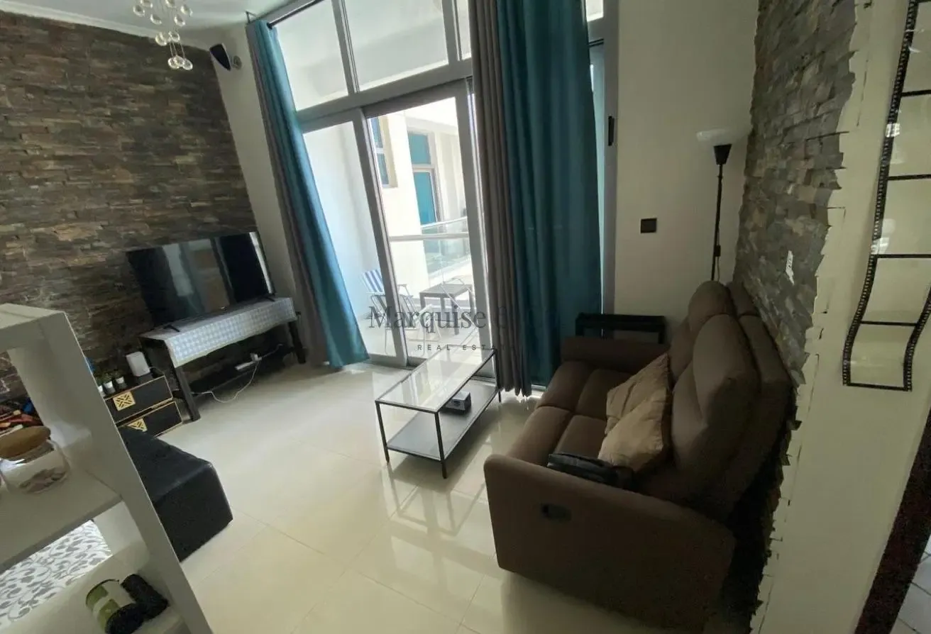 Spacious, Vacant and Furnished Studio
