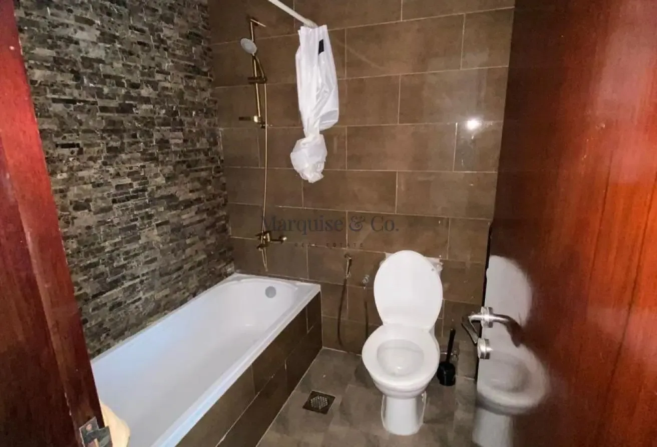 Spacious, Vacant and Furnished Studio