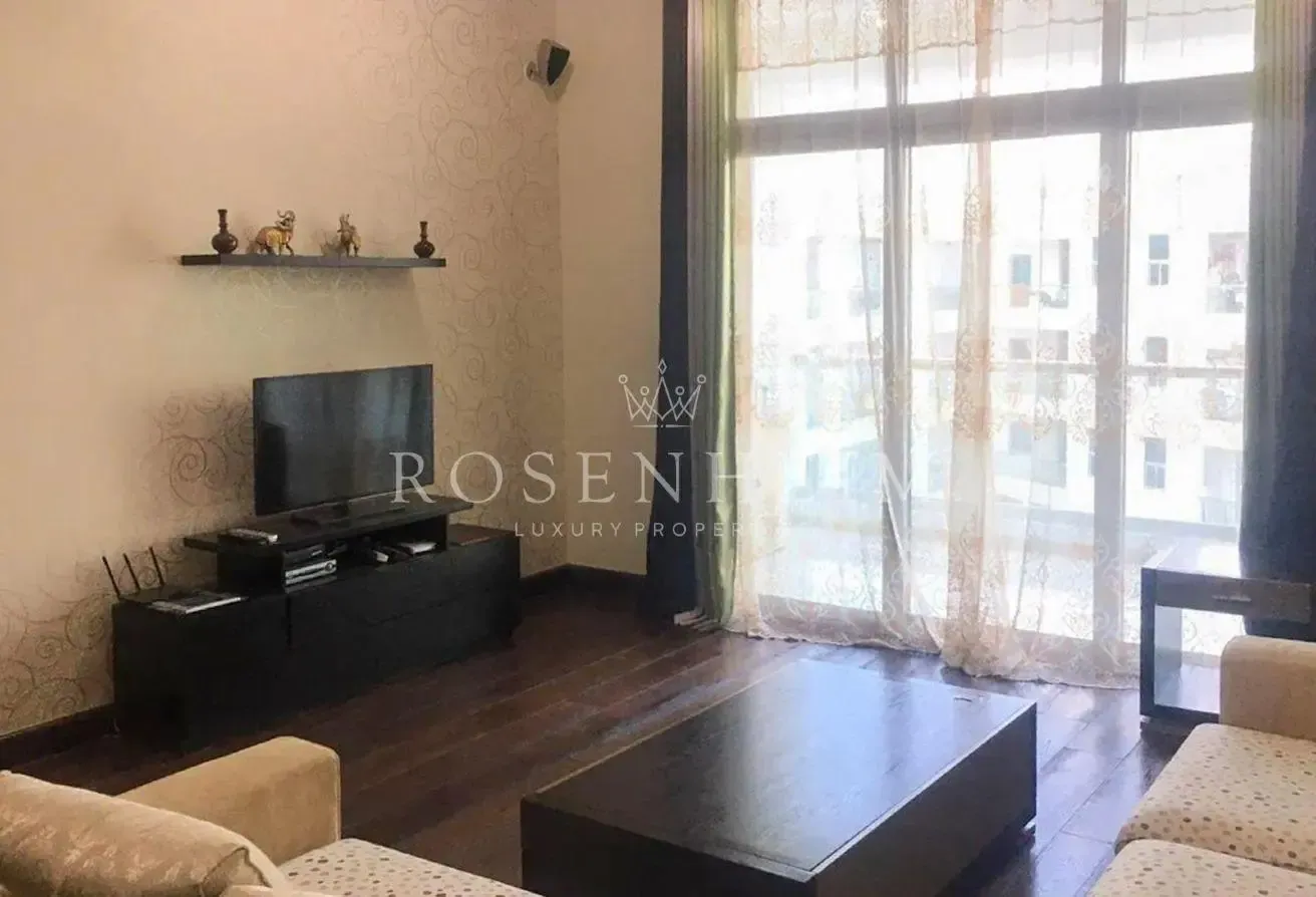 Upgraded Unit | Tenanted | Central Access | Modern