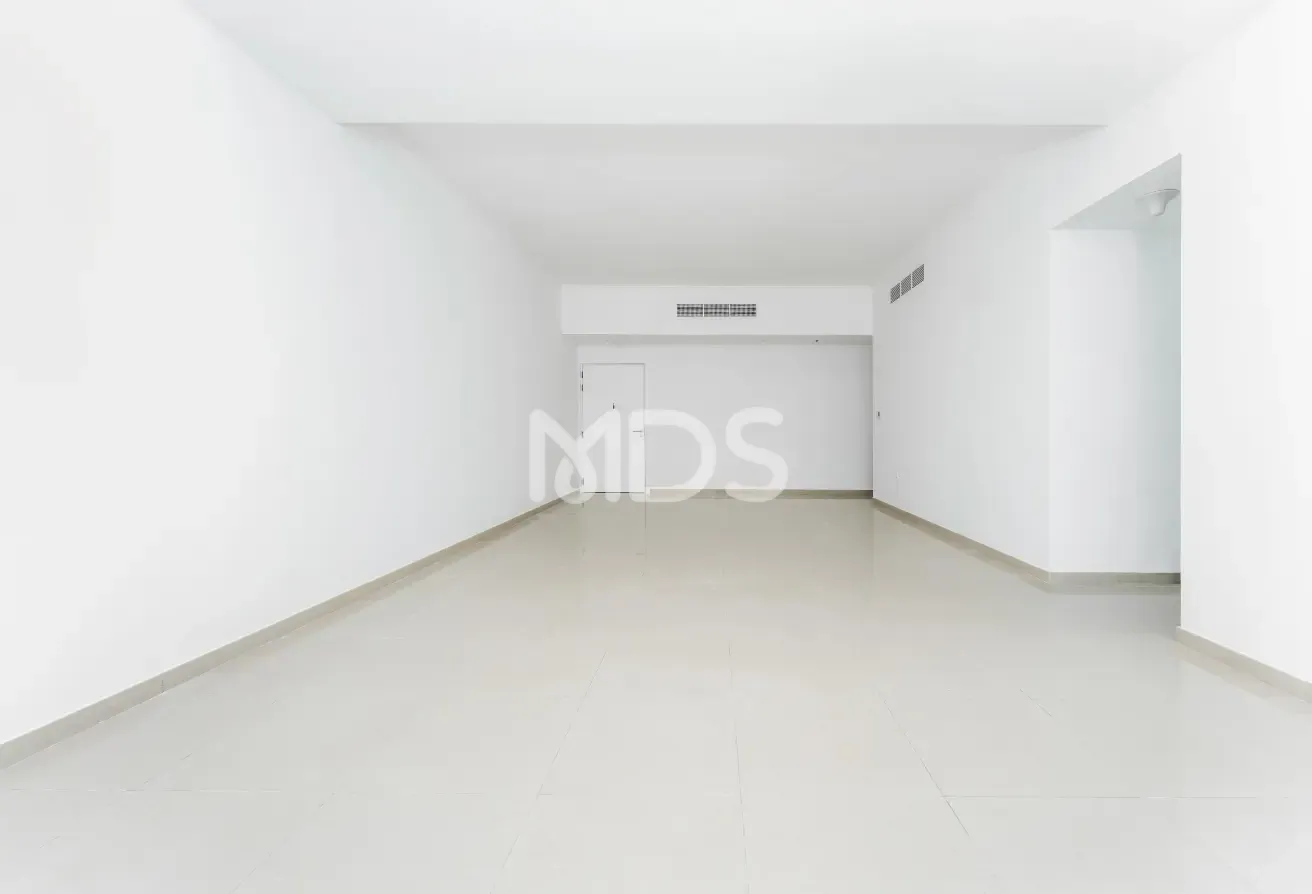 Upgraded Unit Large Layout Furnished Renovated