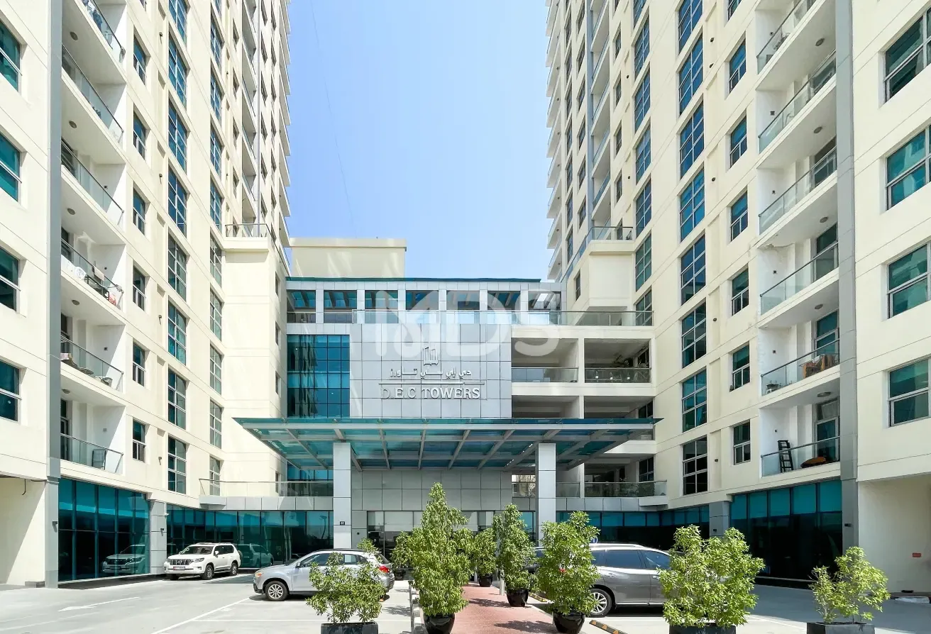 Upgraded Unit Large Layout Furnished Renovated