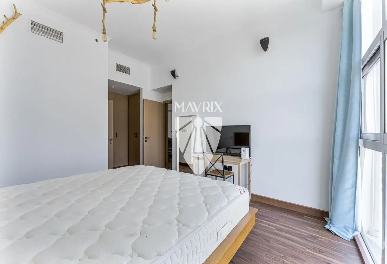 Prime Location | Vacant | Upgraded Apartment