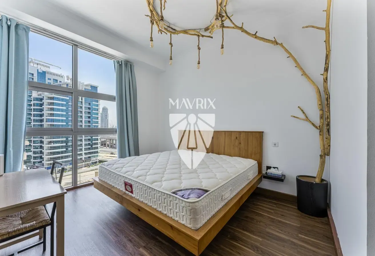 Prime Location | Vacant | Upgraded Apartment