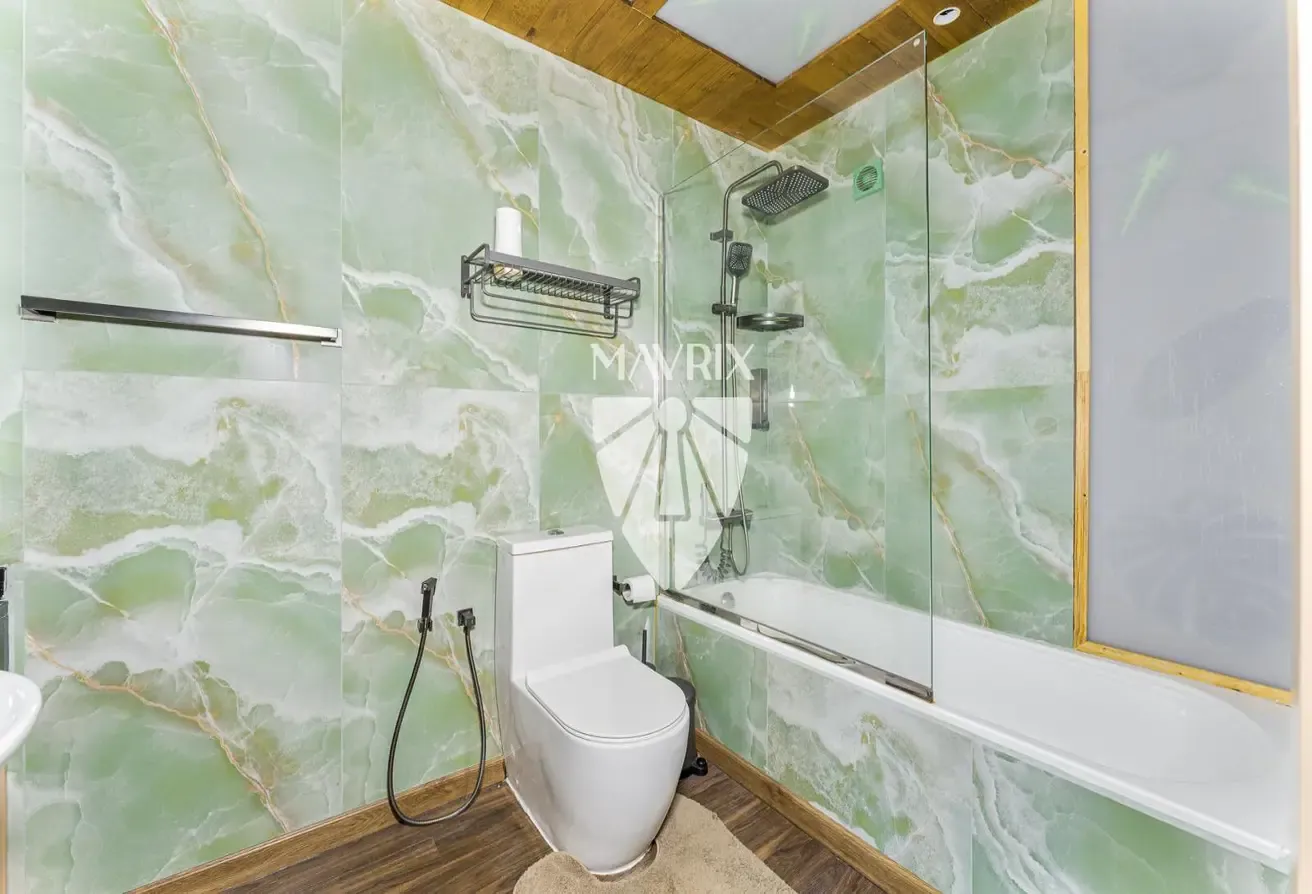 Prime Location | Vacant | Upgraded Apartment