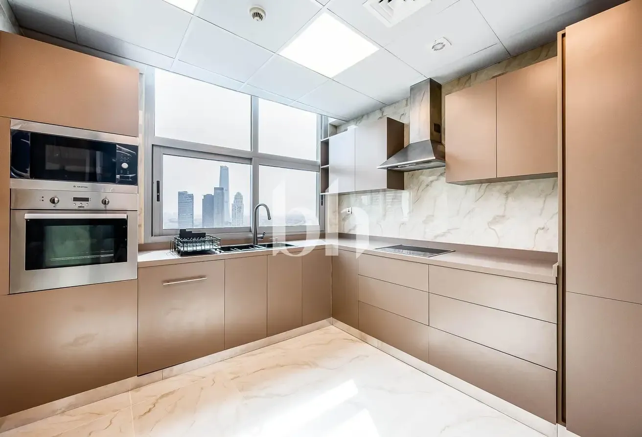 Upgraded | Vacant | Partial Marina View