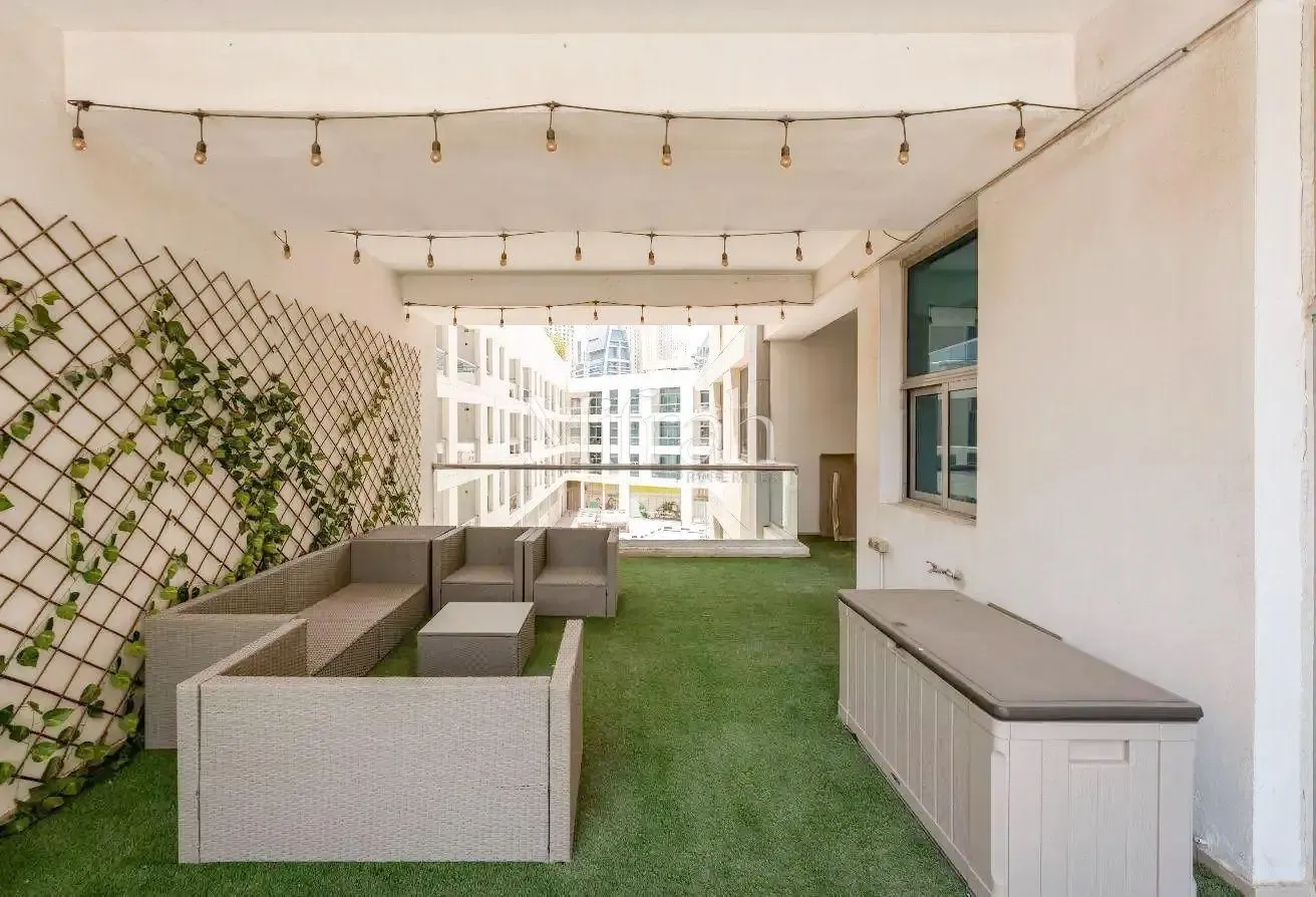 Biggest 1BR | Great Price | Vacant on transfer