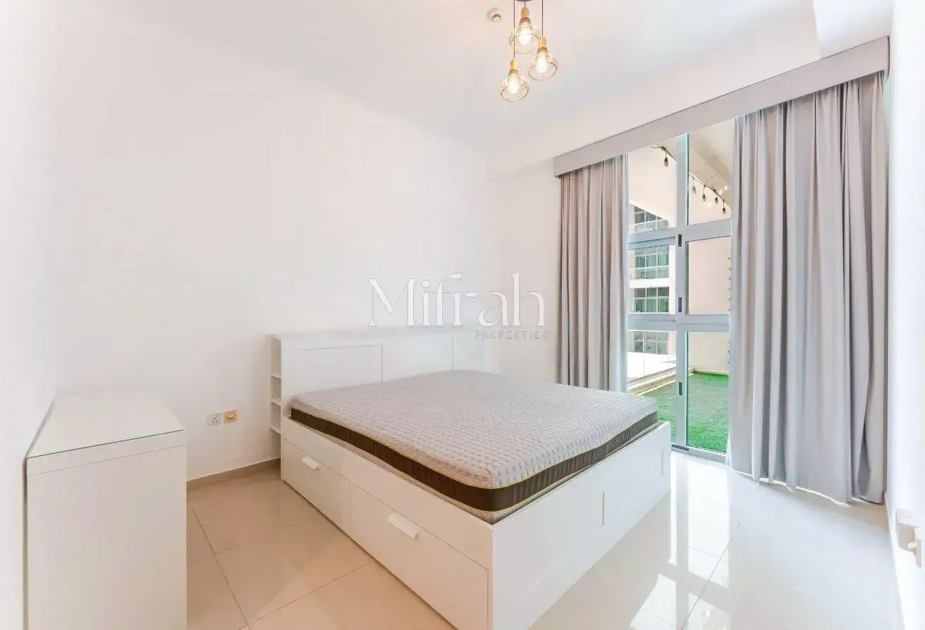 Biggest 1BR | Great Price | Vacant on transfer