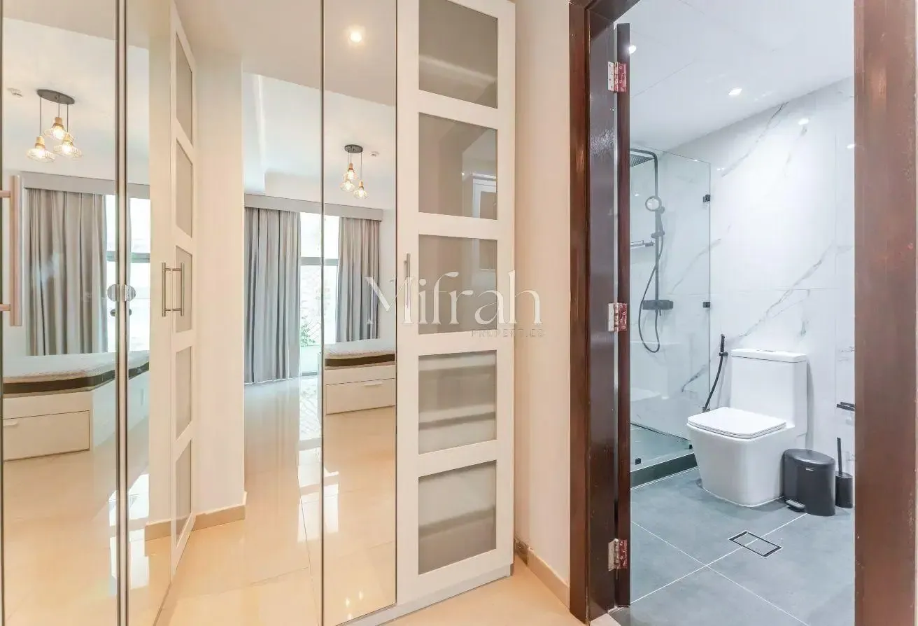 Biggest 1BR | Great Price | Vacant on transfer