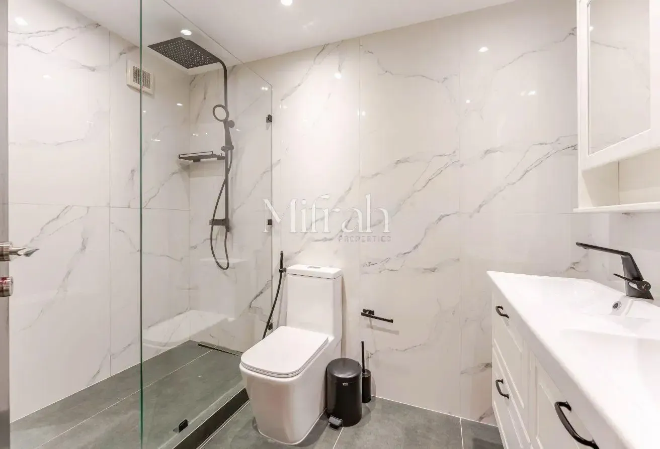 Biggest 1BR | Great Price | Vacant on transfer
