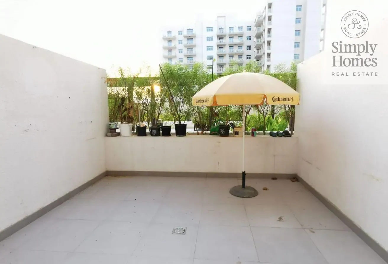 HOT STUDIO/ FURNISHED/INVESTOR DEAL