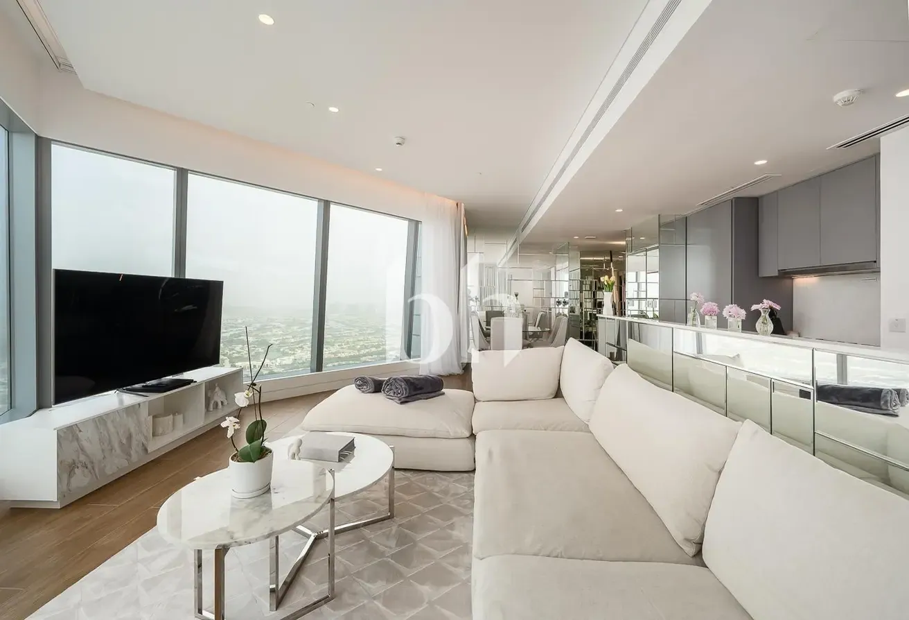 7.50% NET ROI | Rare | High Floor | Stunning Views