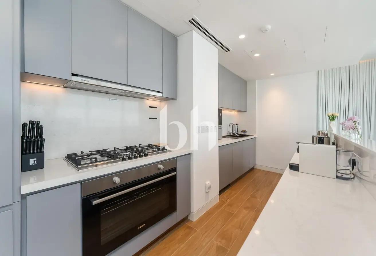 7.50% NET ROI | Rare | High Floor | Stunning Views