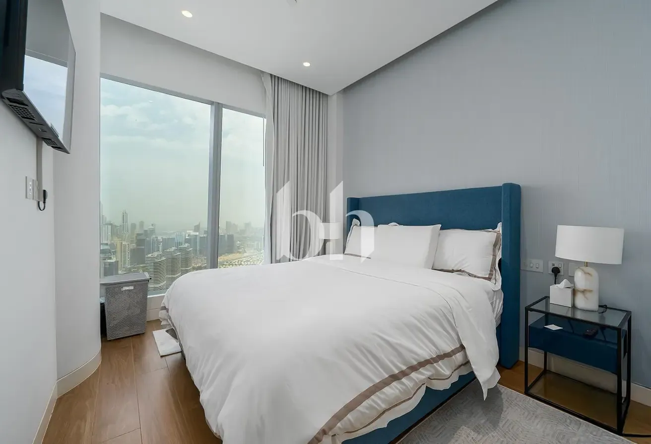 7.50% NET ROI | Rare | High Floor | Stunning Views