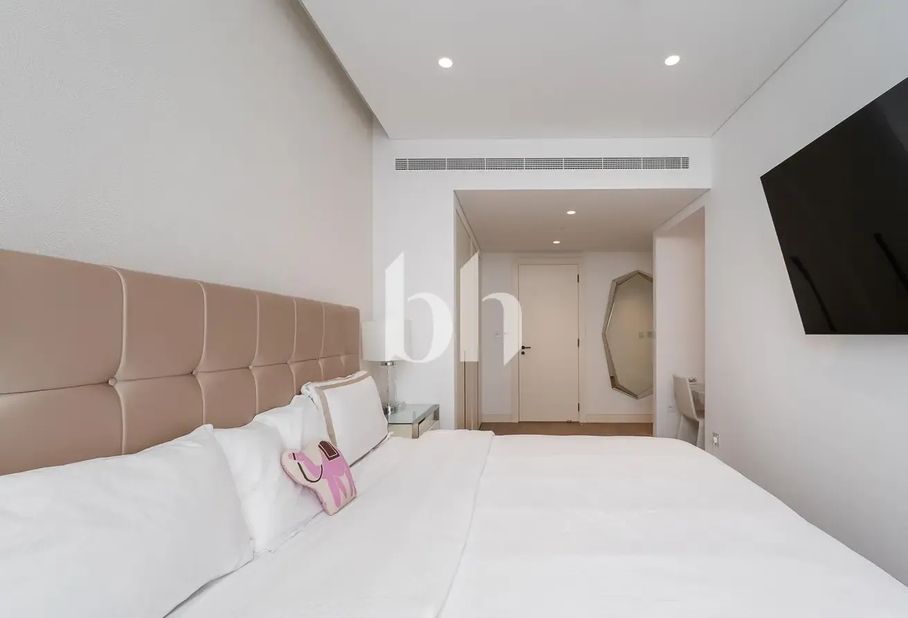 7.50% NET ROI | Rare | High Floor | Stunning Views