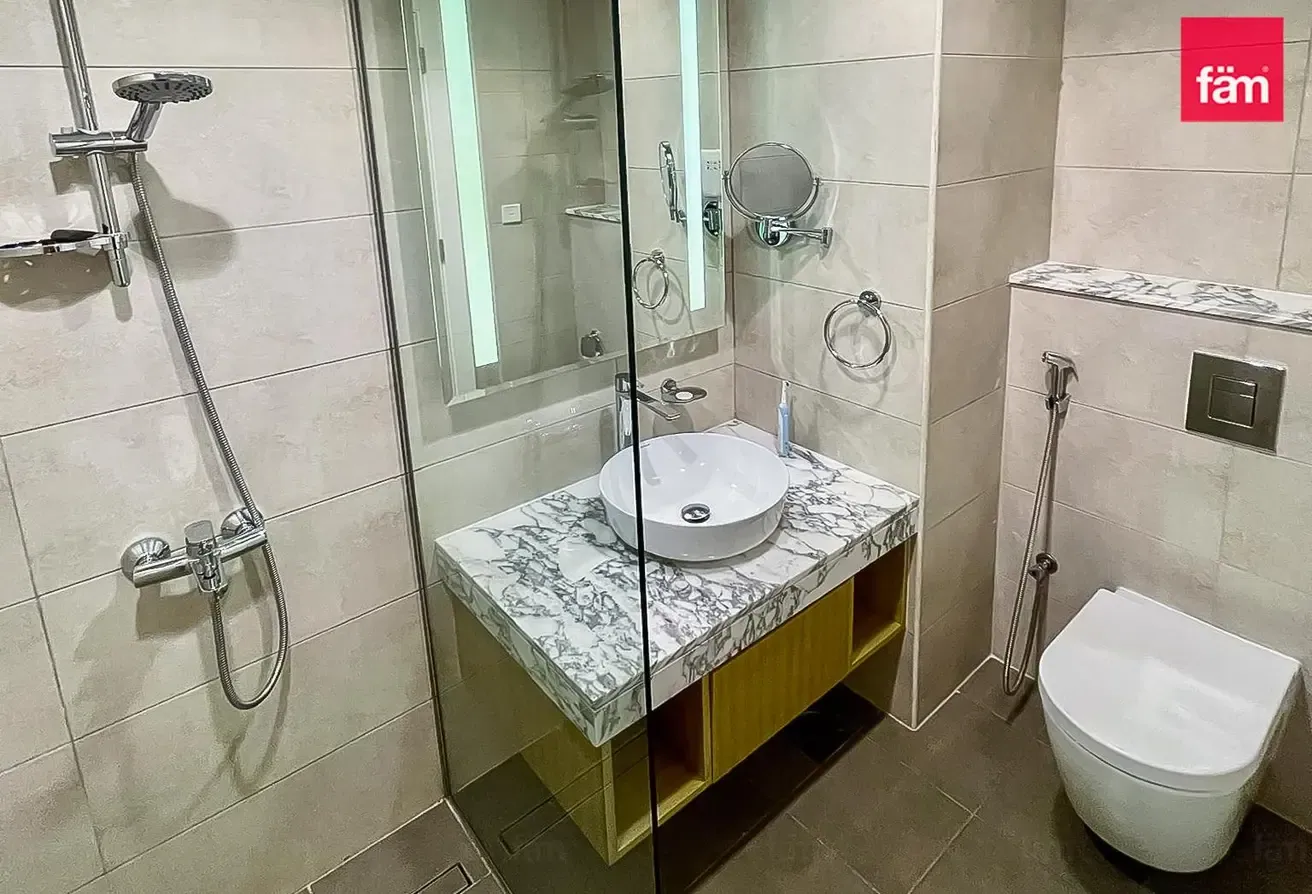 Mid floor | Furnished | Investment deal