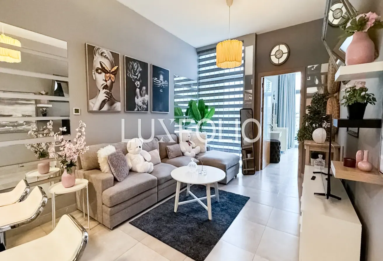 FULLY FURNISHED | POOL VIEW | VOT