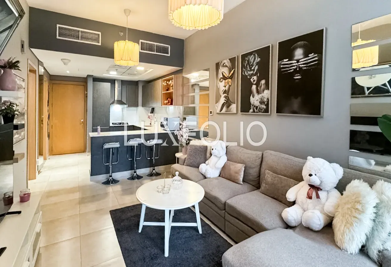 FULLY FURNISHED | POOL VIEW | VOT