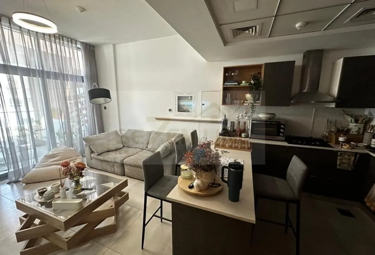 Vacant | Fully Furnished | Pool View |