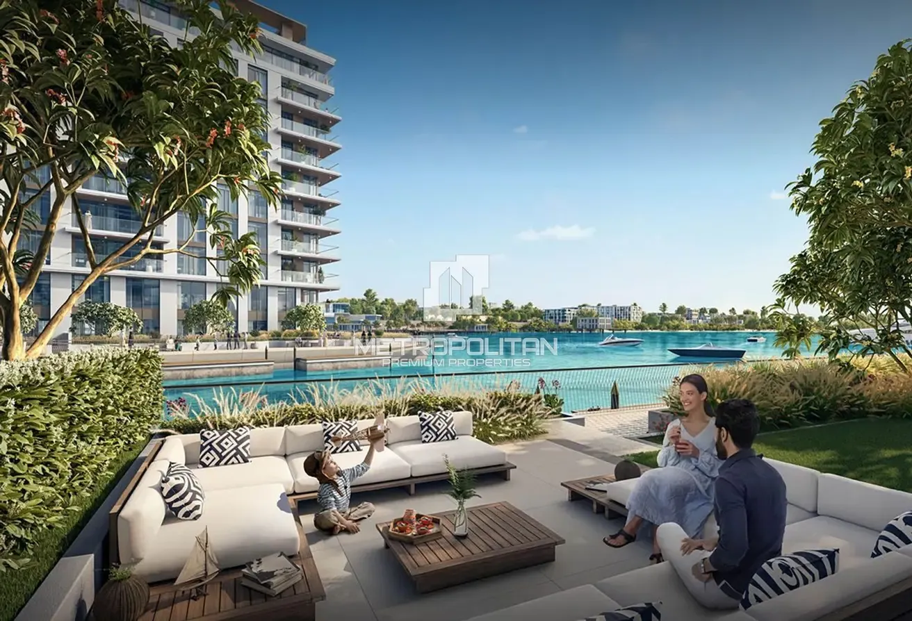 Boulevard View | Large Layout | Mid Floor