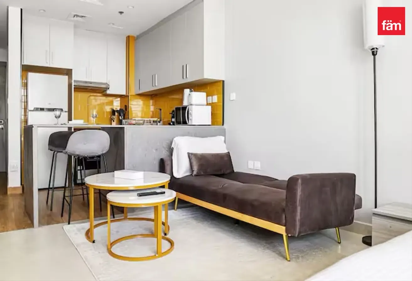Fully Furnished L Prime Location L High Floor