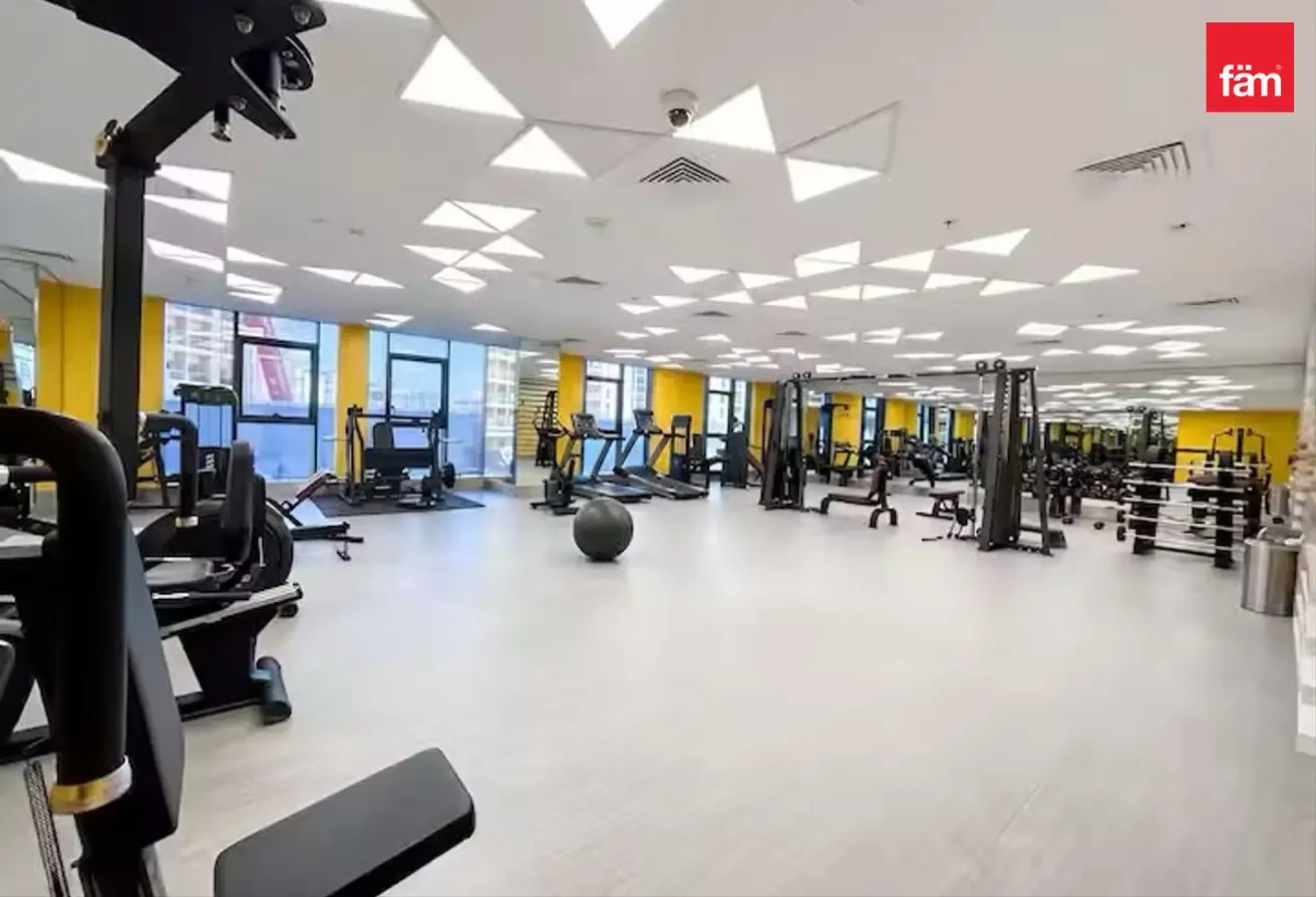 Fully Furnished L Prime Location L High Floor