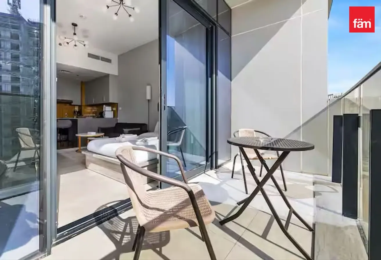 Fully Furnished L Prime Location L High Floor