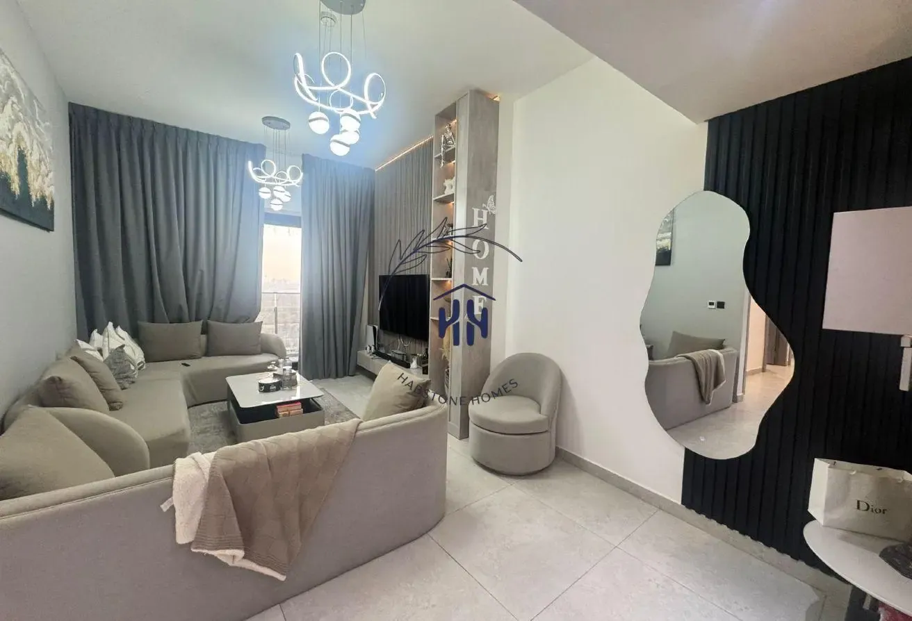 MID FLOOR | FULLY UPGRADED | VACANT